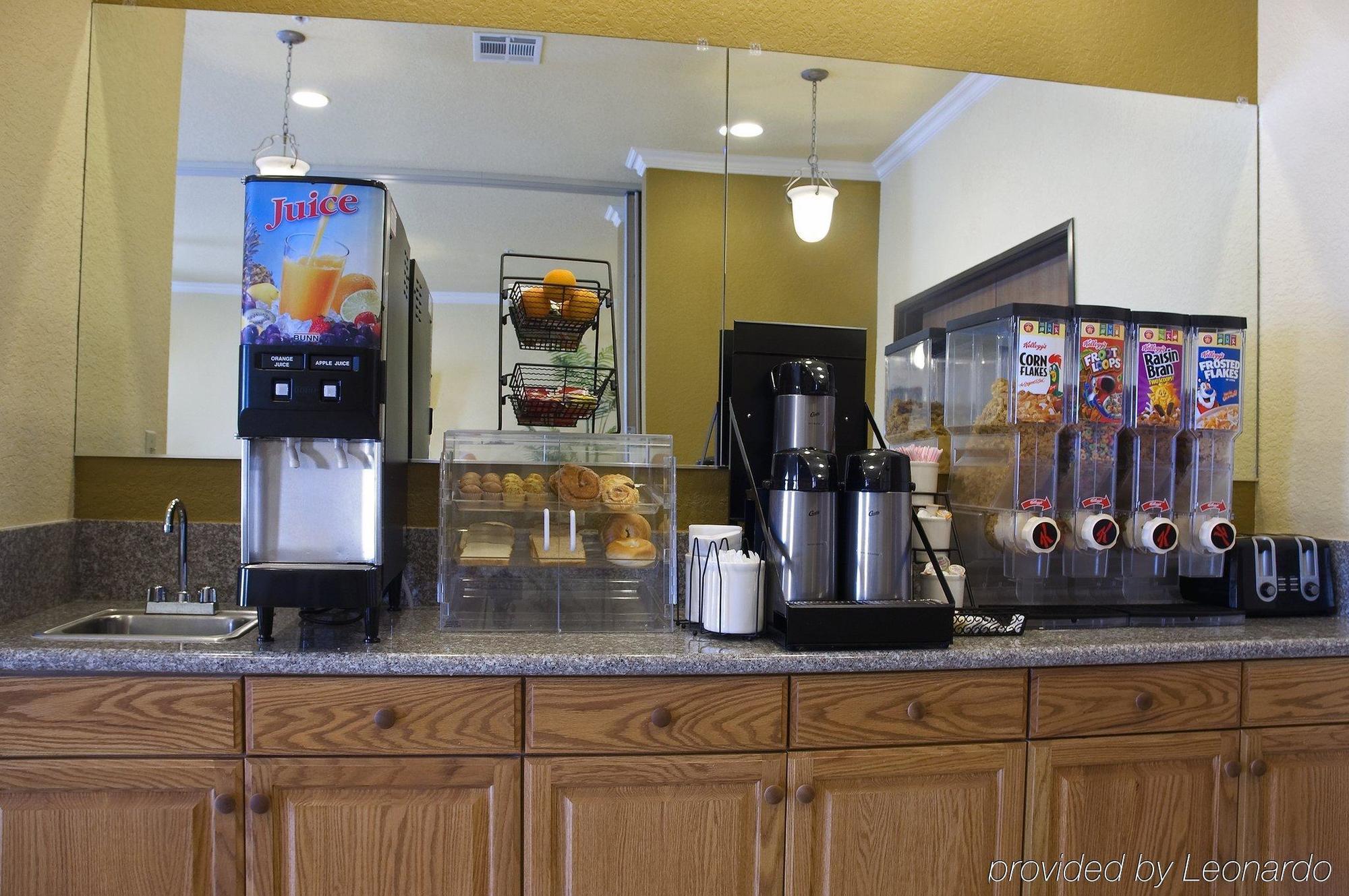 Pearsall Inn And Suites Nhà hàng bức ảnh