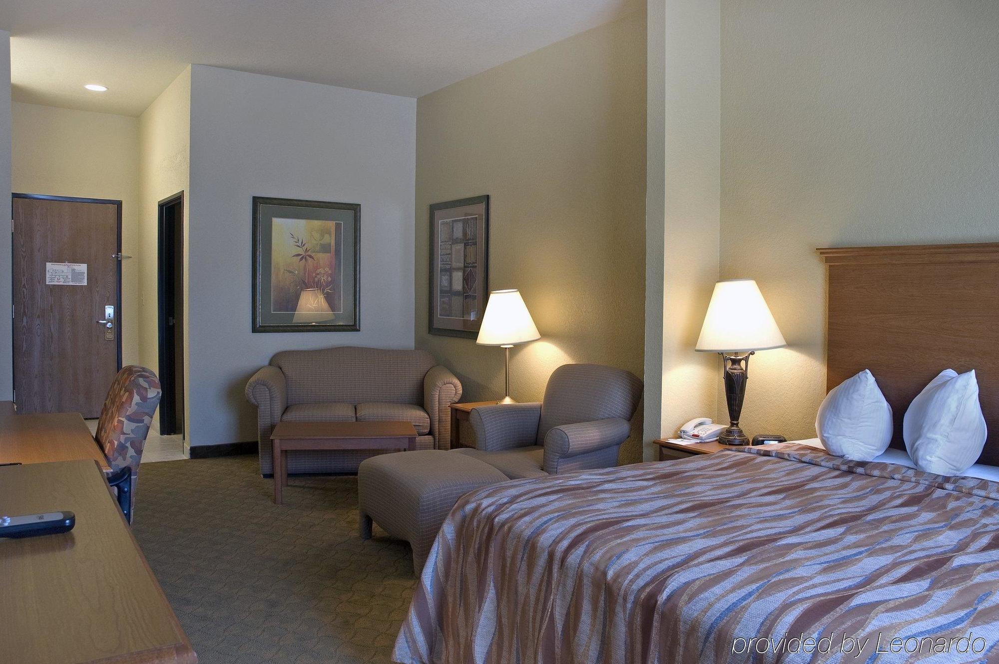 Pearsall Inn And Suites Phòng bức ảnh