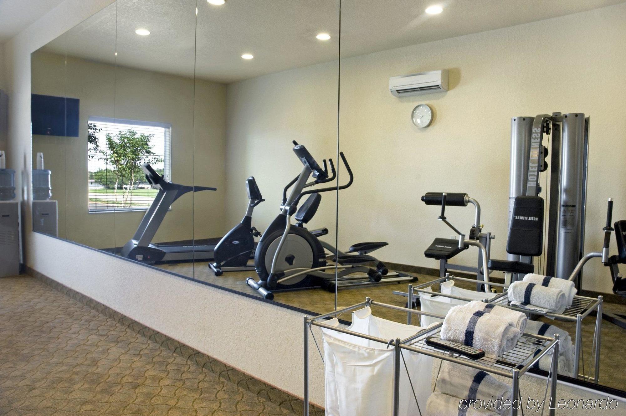 Pearsall Inn And Suites Tiện nghi bức ảnh