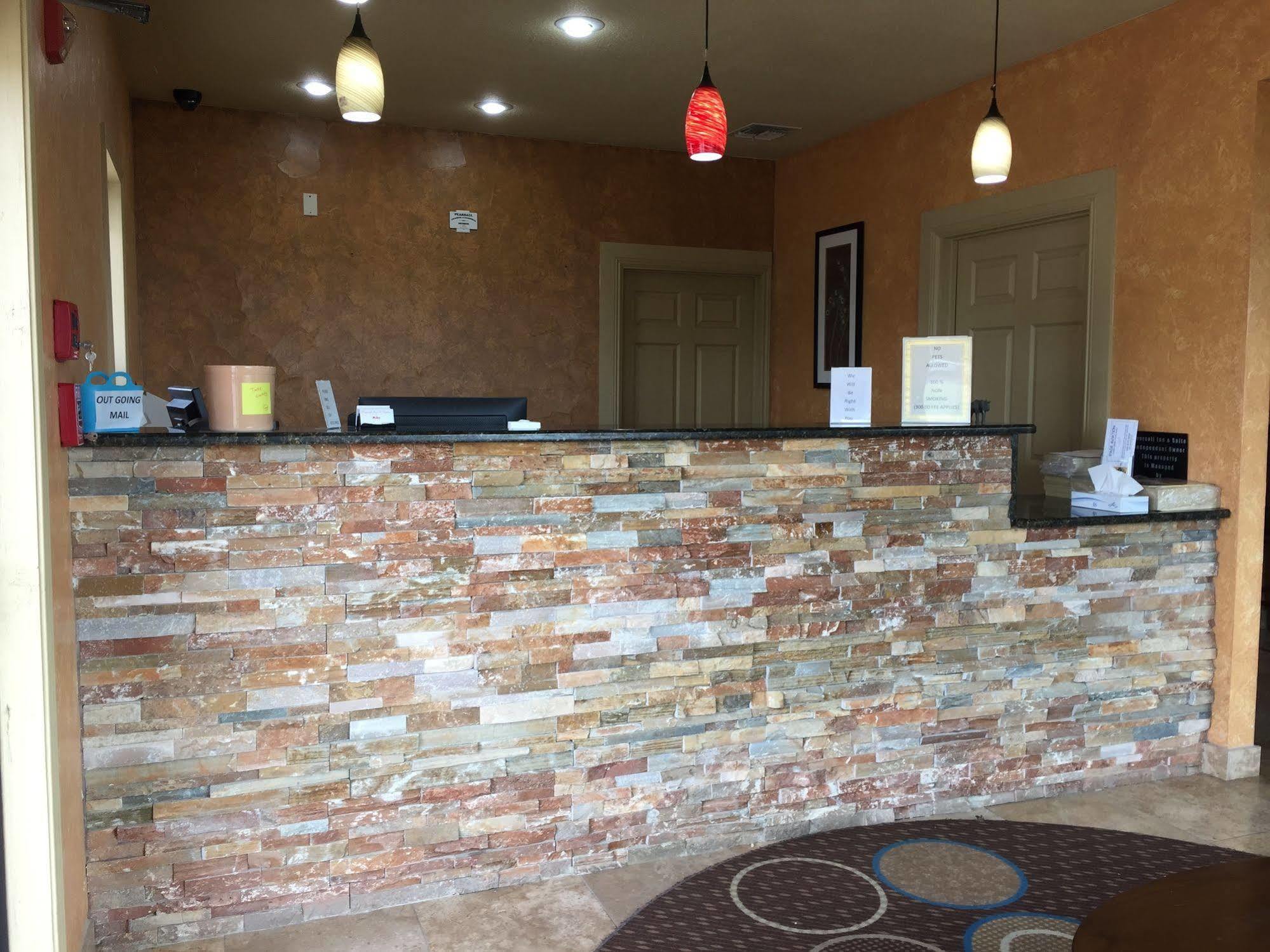 Pearsall Inn And Suites Ngoại thất bức ảnh