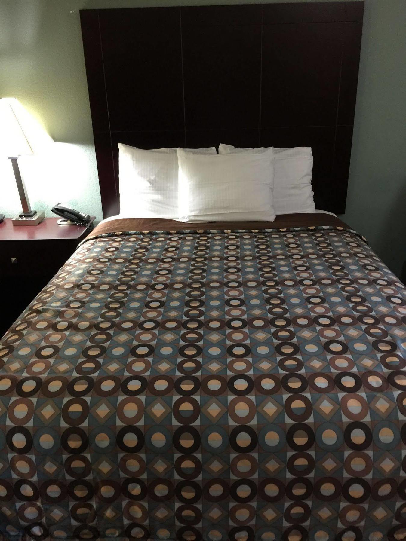 Pearsall Inn And Suites Ngoại thất bức ảnh